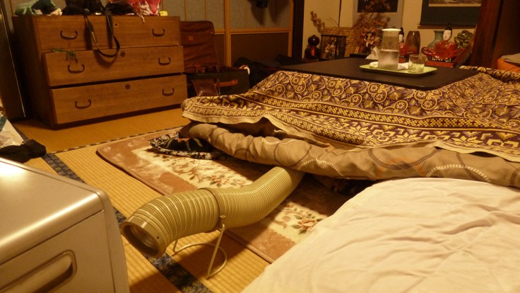 The heated table.  Photo and permission Su Grierson